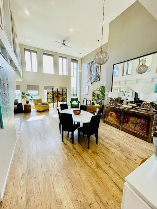 Stunning New York Loft Gallery Christchurch Eksteriør billede
